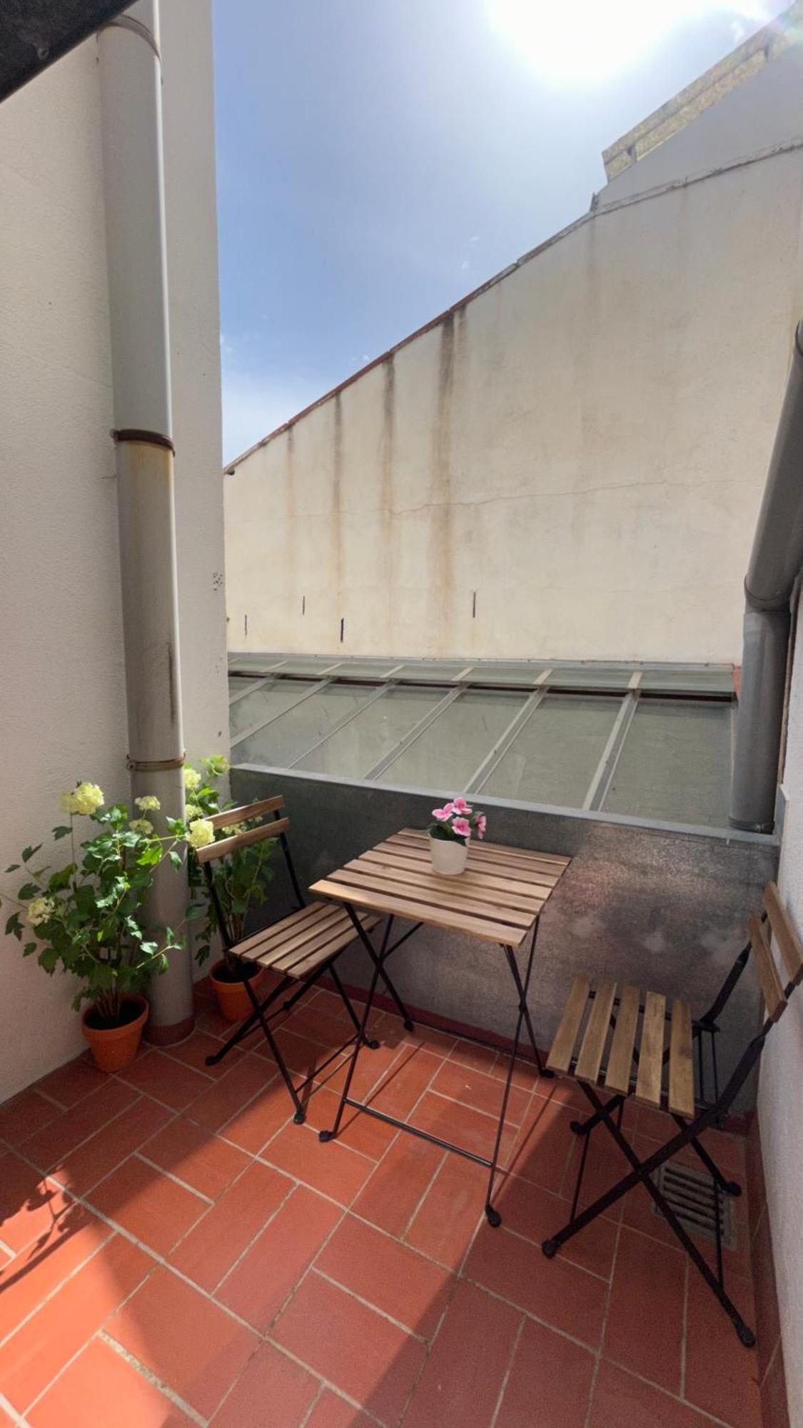 Se Centrico Con Terraza Apartman Terrassa Kültér fotó